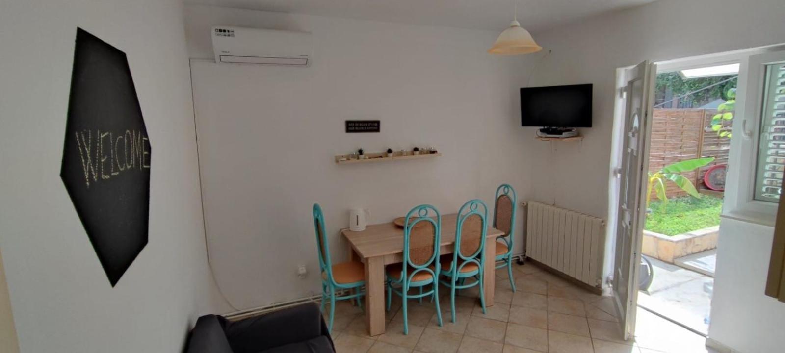 Apartment Mony