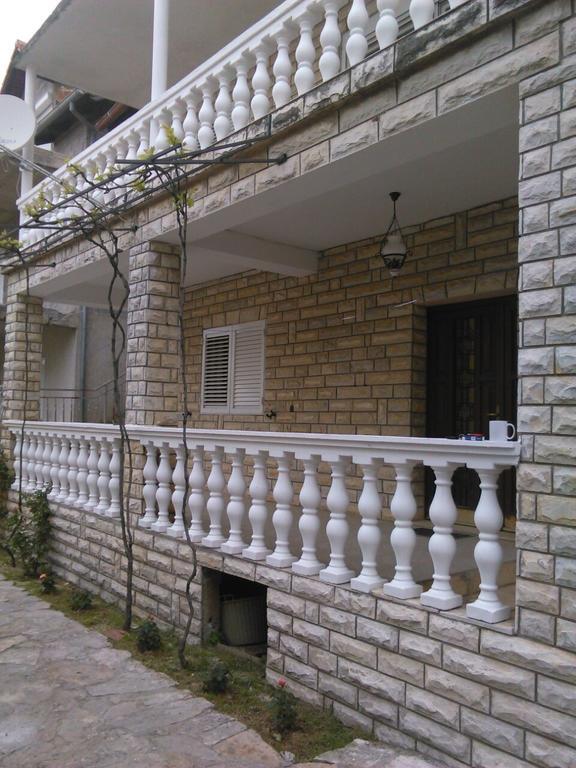 Mony Apartment *